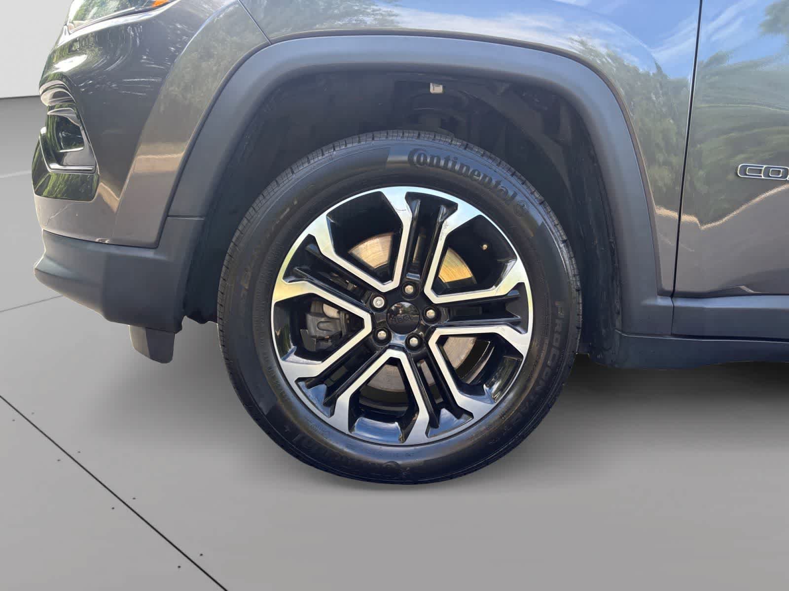 Used 2023 Jeep Compass Limited w/ Sun and Sound Group AWD/4WD image 6