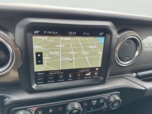Used 2023 Jeep Wrangler Unlimited Sahara w/ Cold Weather Group AWD/4WD image 26