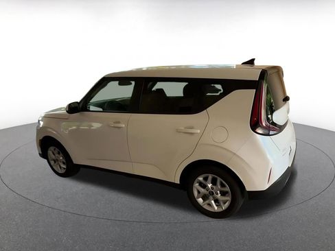 Used 2025 Kia Soul LX w/ LX Technology Package image 10