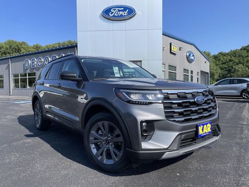 New 2026 Ford Explorer Active w/ Active Comfort Package AWD/4WD image 3