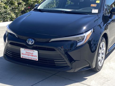 Certified 2025 Toyota Corolla LE FWD image 7