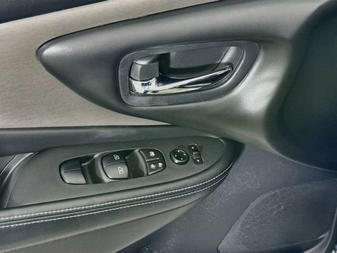 Used 2021 Nissan Murano S FWD image 17