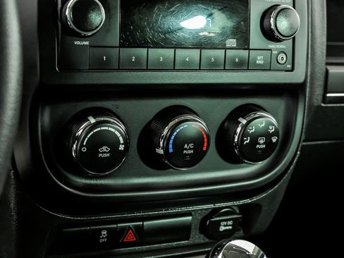 Used 2014 Jeep Patriot Sport w/ Power Value Group FWD image 21
