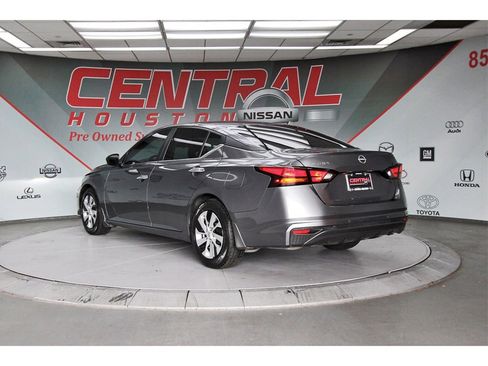 Used 2024 Nissan Altima 2.5 S image 4