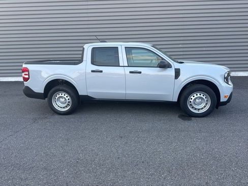 New 2025 Ford Maverick XL image 2
