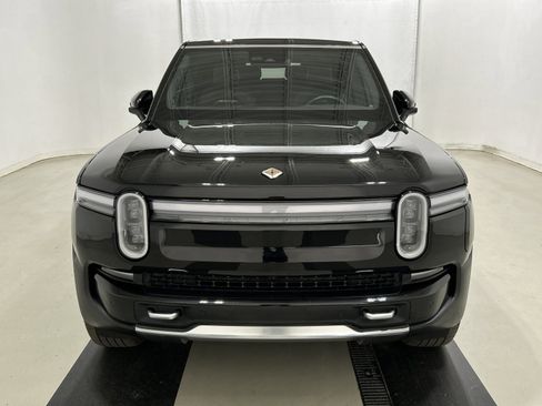 Used 2025 Rivian R1S Adventure AWD/4WD image 8