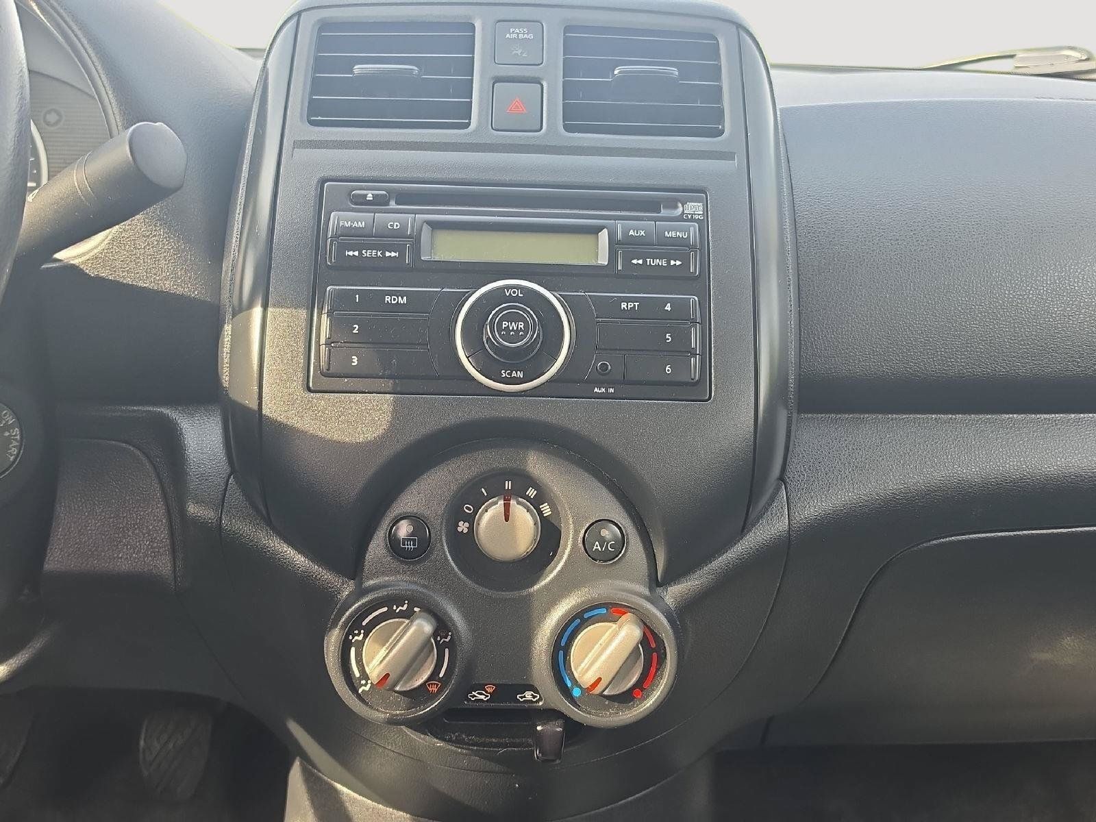 Used 2013 Nissan Versa S FWD image 16