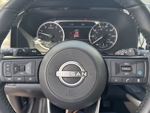 Used 2024 Nissan Pathfinder SL AWD/4WD image 4