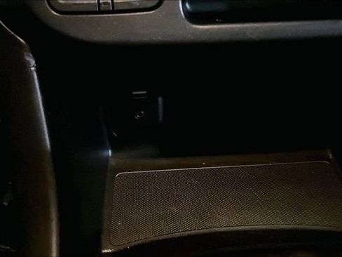 Used 2016 GMC Canyon SLT image 25