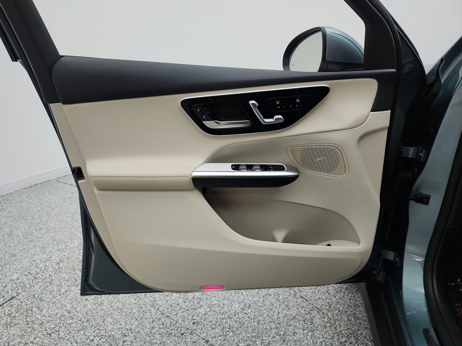 Used 2026 Mercedes-Benz GLC 300 image 12