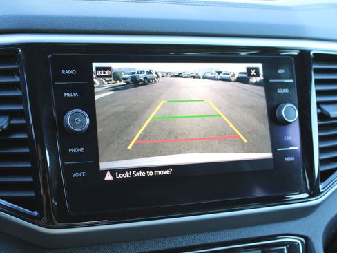 Used 2022 Volkswagen Atlas Cross Sport SE image 16