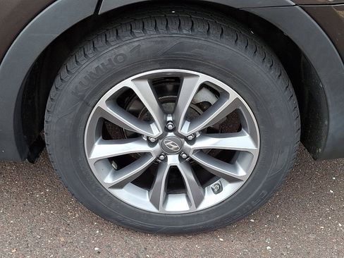Used 2017 Hyundai Santa Fe SE FWD image 9