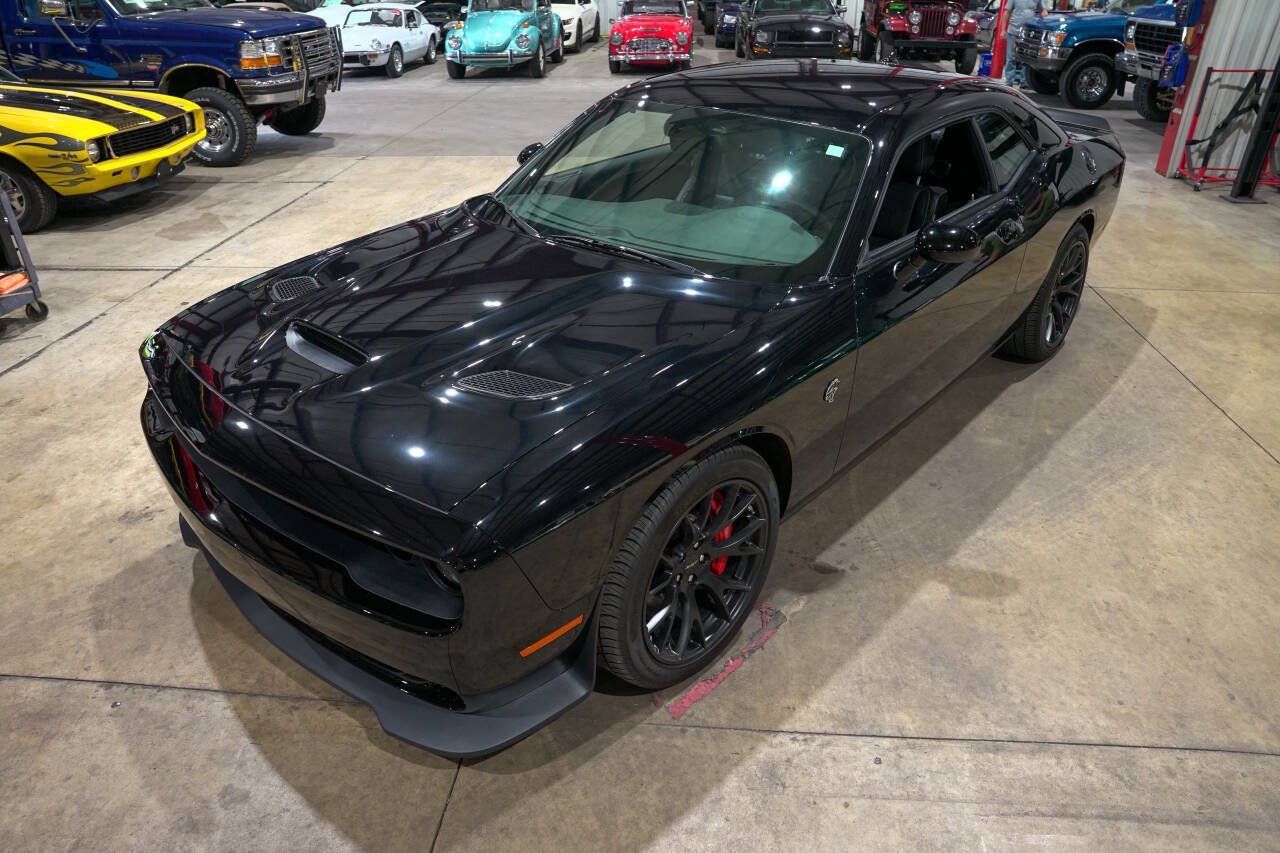 Used 2016 Dodge Challenger SRT Hellcat RWD image 15