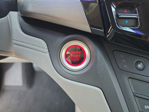 Used 2018 Honda Odyssey EX-L image 27