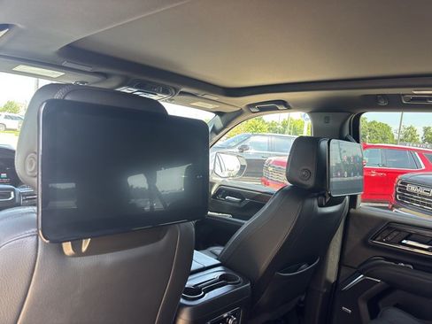 Used 2026 GMC Yukon XL Denali w/ Denali Reserve Package AWD/4WD image 19