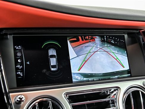 Used 2018 Rolls-Royce Wraith RWD image 30