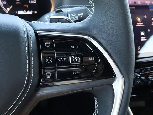 New 2025 Jeep Grand Cherokee L Overland w/ Luxury Tech Group IV image 38