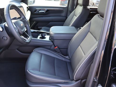 Used 2025 Chevrolet Tahoe Premier AWD/4WD image 18