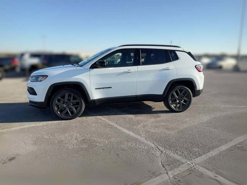 New 2026 Jeep Compass Latitude image 5