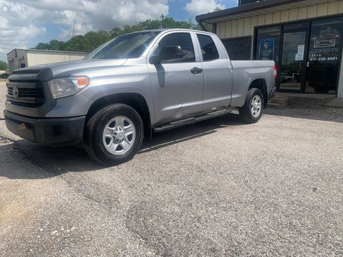 Used 2015 Toyota Tundra SR w/ Tow Package image 3
