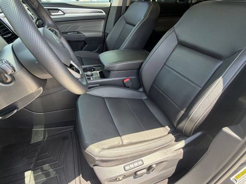 Certified 2023 Volkswagen Atlas SEL R-Line AWD/4WD image 5
