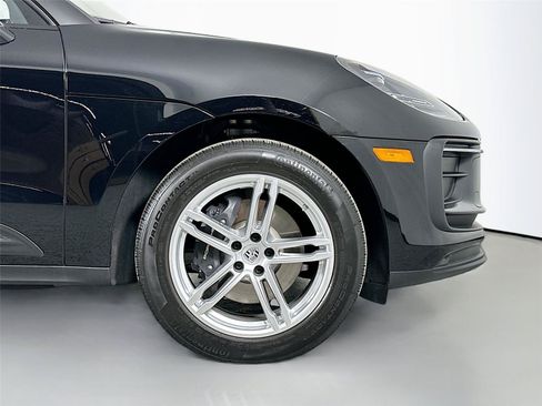 Certified 2024 Porsche Macan AWD/4WD image 14