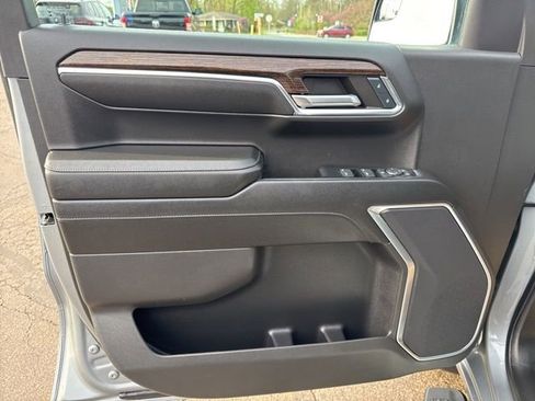 Used 2024 GMC Sierra 1500 Elevation w/ LPO, Elevation Black Package image 8