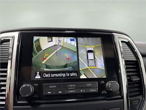 Used 2020 Nissan Titan SL w/ Moonroof Package image 23