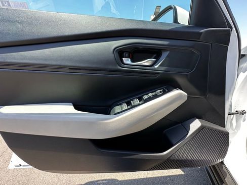 Used 2023 Honda Accord EX image 18