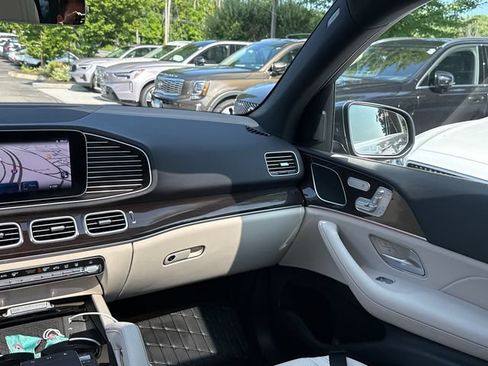 Used 2025 Mercedes-Benz GLE 450e 4MATIC image 22