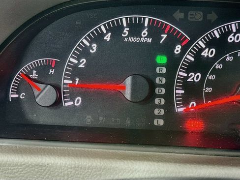 Used 2005 Toyota Camry FWD image 15