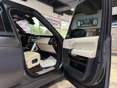 Used 2017 Land Rover Range Rover Supercharged AWD/4WD image 52
