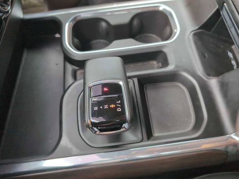 Used 2023 GMC Sierra 1500 SLT w/ SLT Premium Package AWD/4WD image 19