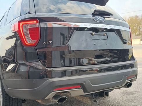 Used 2019 Ford Explorer XLT w/ Equipment Group 201A AWD/4WD image 5