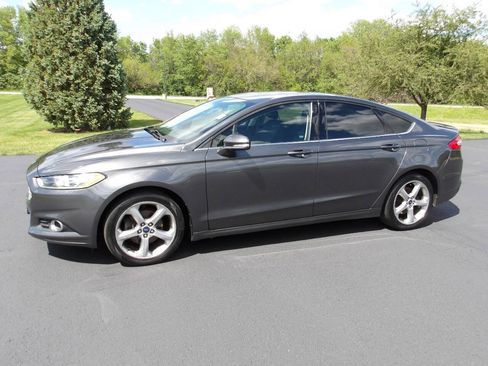 Used 2015 Ford Fusion SE w/ Equipment Group 201A FWD image 1