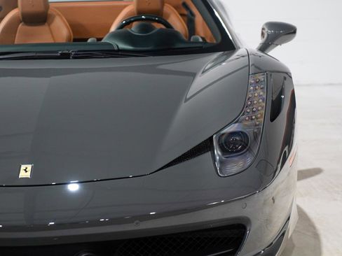 Used 2014 Ferrari 458 Spider image 28