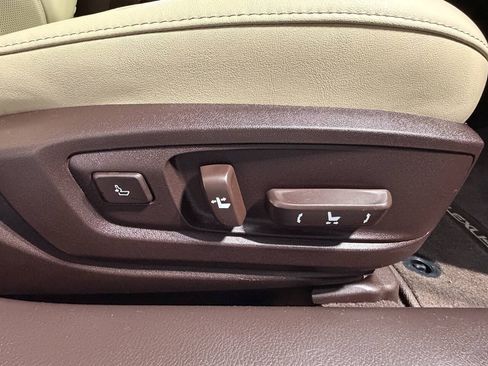 Used 2017 Lexus ES 350 w/ Premium Package FWD image 19