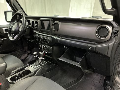 Used 2021 Jeep Gladiator Sport AWD/4WD image 34