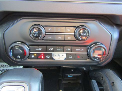 Used 2025 Ford Bronco Badlands AWD/4WD image 32