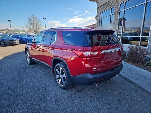 Used 2018 Chevrolet Traverse LT image 3