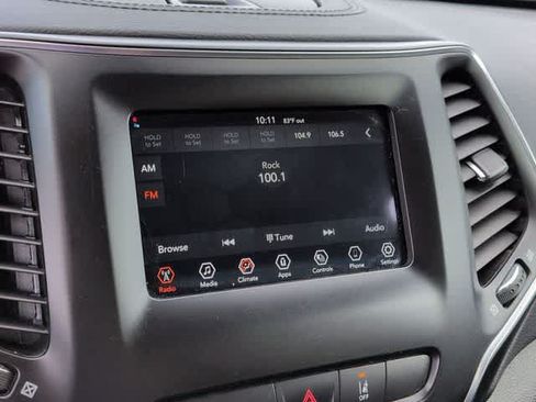 Used 2021 Jeep Cherokee Latitude AWD/4WD image 29