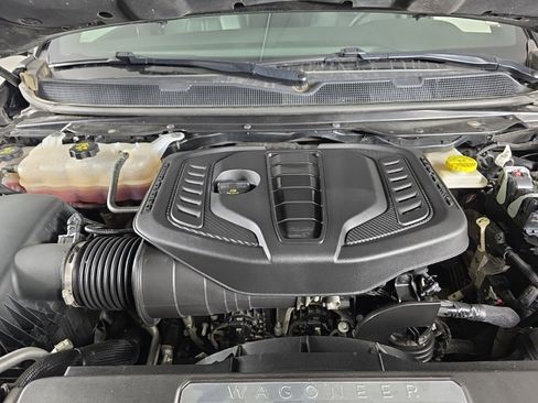 Used 2024 Jeep Wagoneer Series II image 9