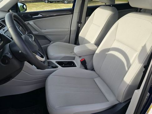 Used 2024 Volkswagen Tiguan SE image 13
