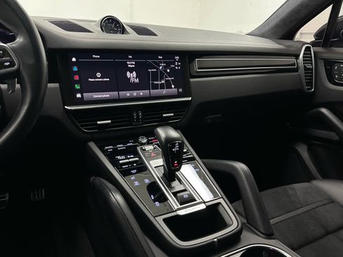 Used 2023 Porsche Cayenne GTS image 28