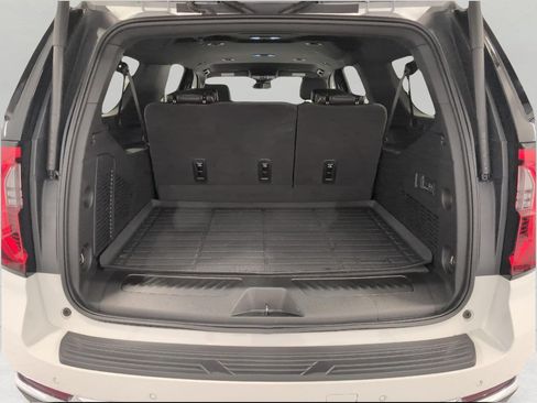 Used 2026 GMC Yukon XL Elevation w/ LPO, Elevation Black Package AWD/4WD image 16