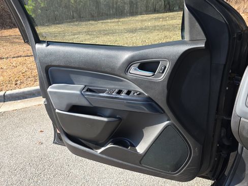 Used 2016 Chevrolet Colorado Z71 image 26