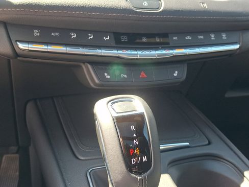 Used 2019 Cadillac XT4 Premium Luxury w/ Cold Weather Package AWD/4WD image 15