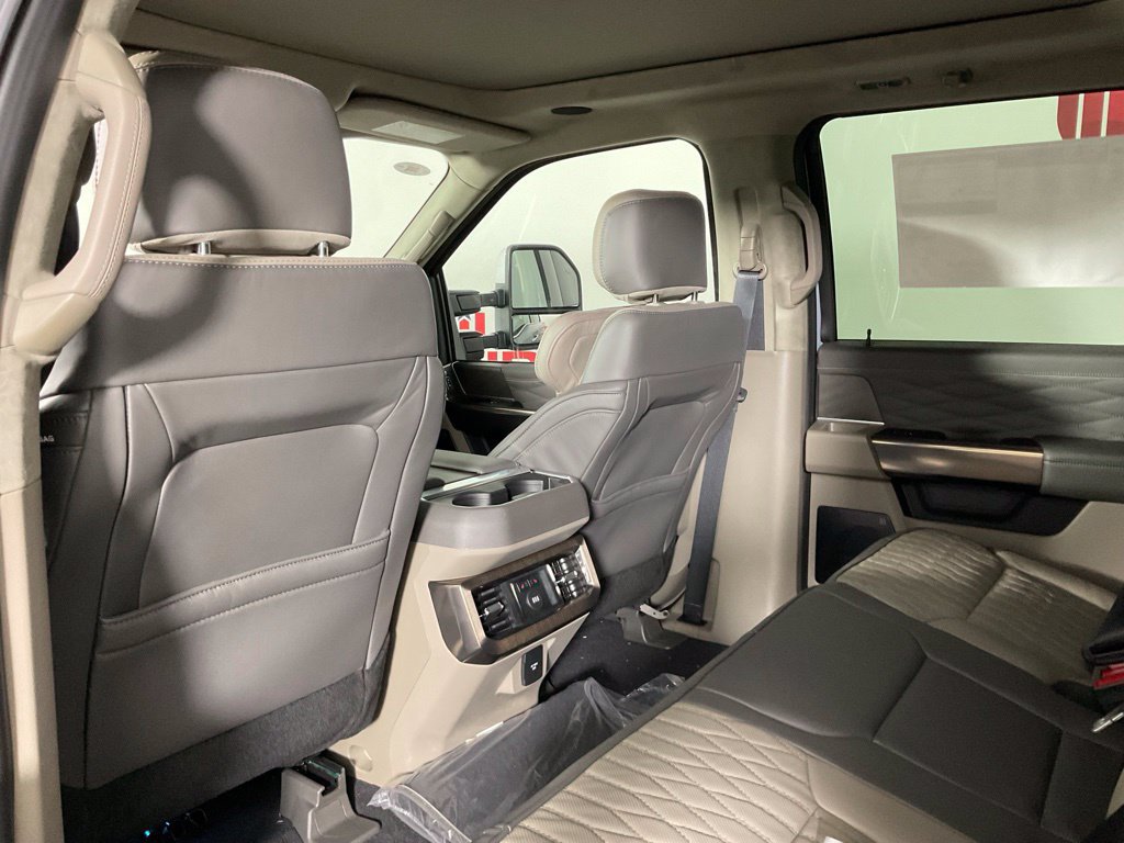 New 2026 Ford F250 Platinum w/ Platinum Plus Package AWD/4WD image 15