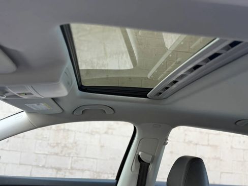 Used 2018 Volkswagen Passat 3.6 SEL Premium image 16