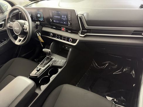 Used 2025 Kia Sportage LX FWD image 24